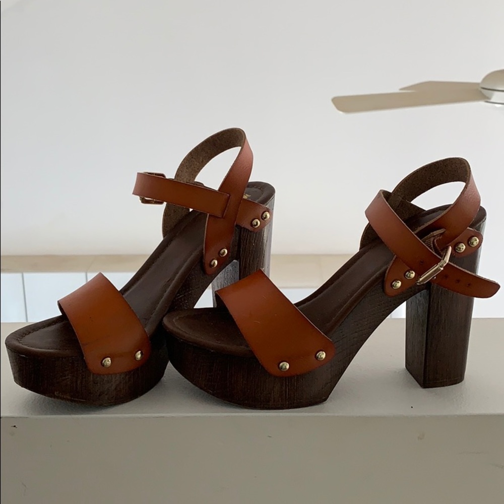 mossimo clog heels